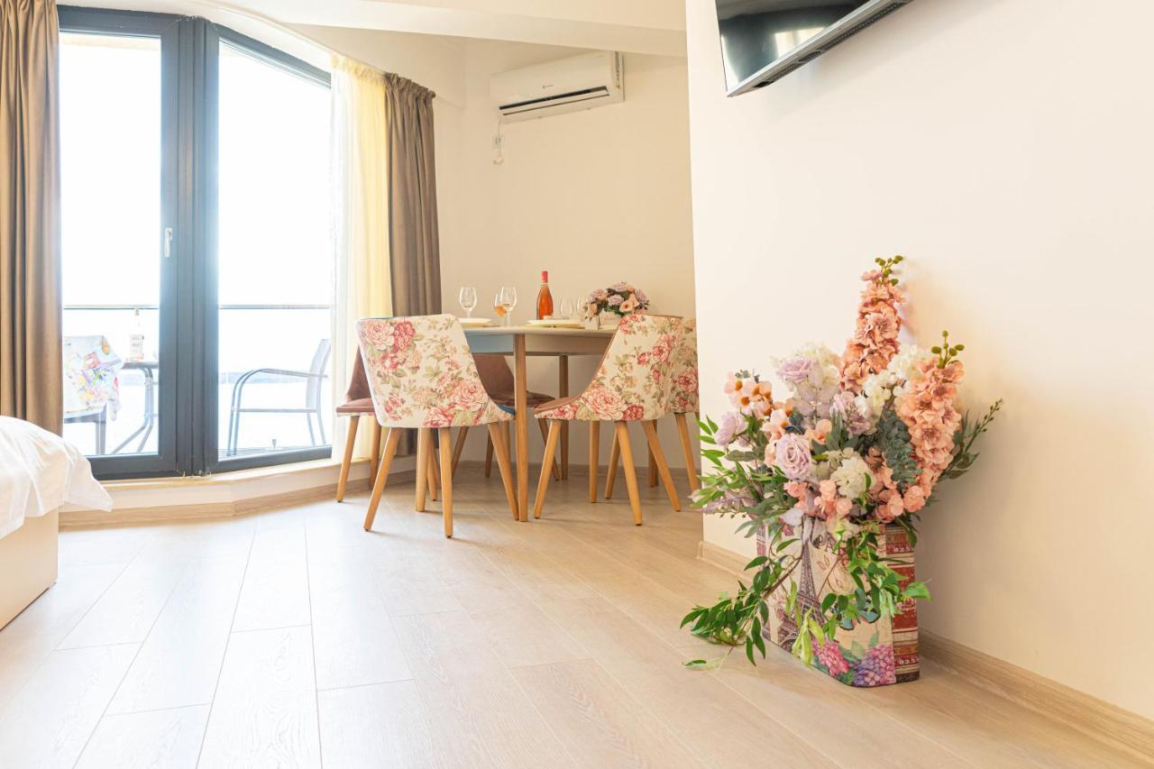 Apartament Le Bonheur Deux Solid Residence Butoaie Mamaja Zewnętrze zdjęcie