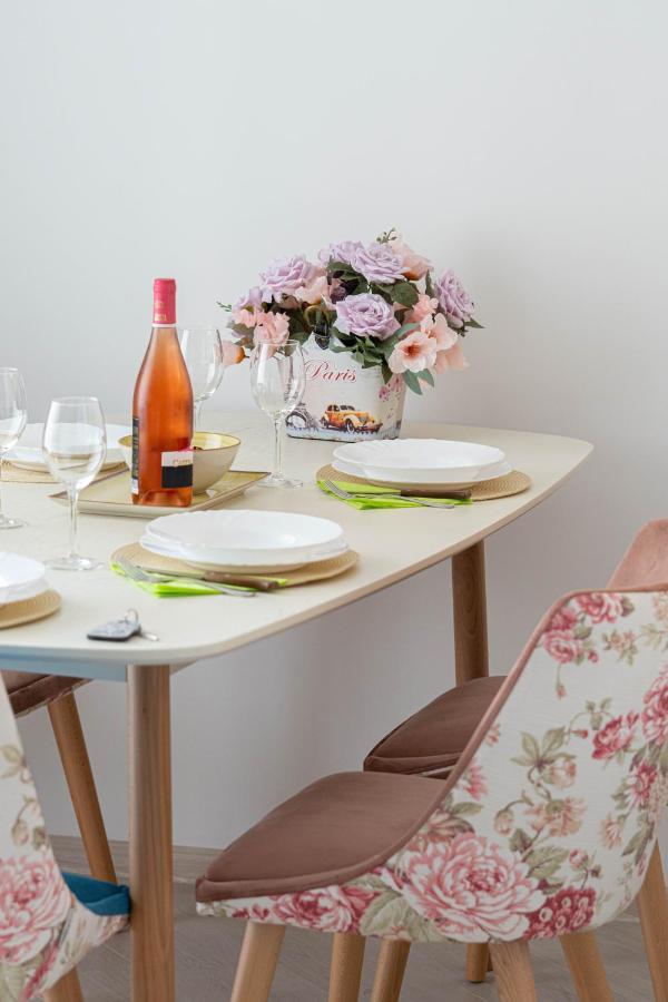 Apartament Le Bonheur Deux Solid Residence Butoaie Mamaja Zewnętrze zdjęcie