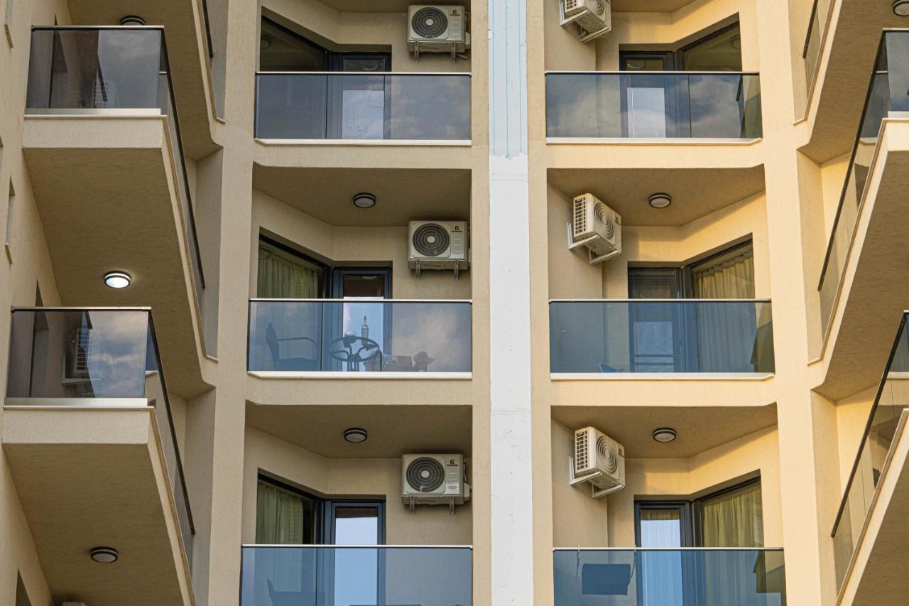 Apartament Le Bonheur Deux Solid Residence Butoaie Mamaja Zewnętrze zdjęcie